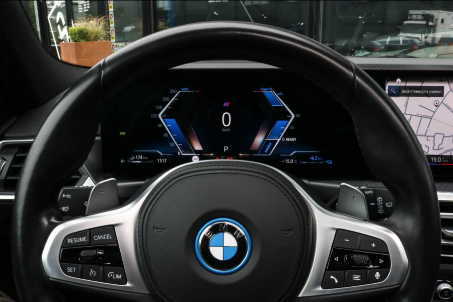 BMW 3 Serie Touring 320e - M-SPORT - PANO - CAMERA - BROOKLYN GREY