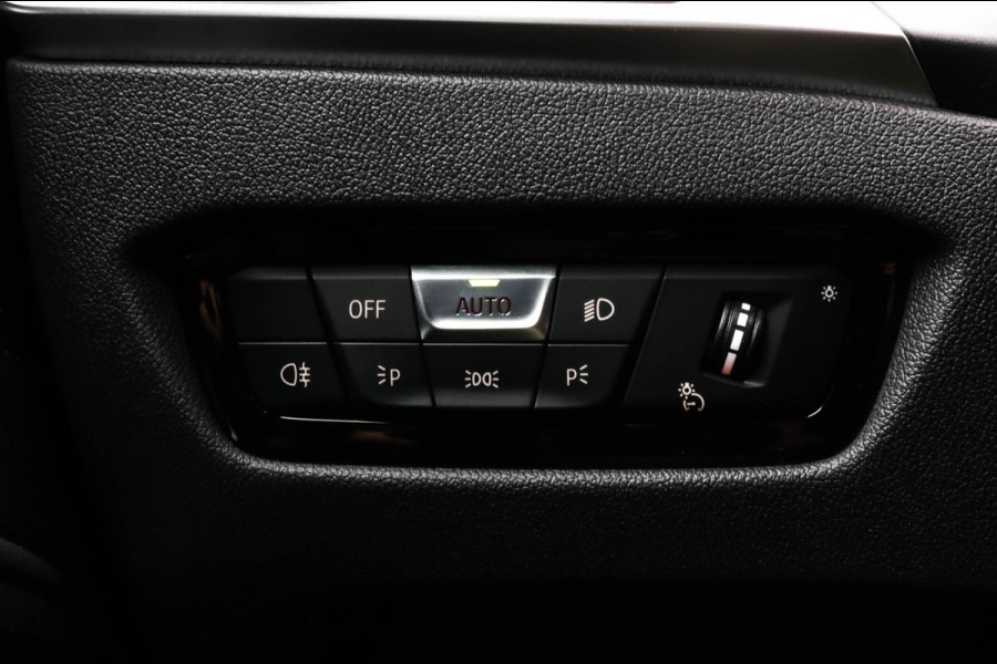 BMW 3 Serie Touring 320e - M-SPORT - PANO - CAMERA - BROOKLYN GREY