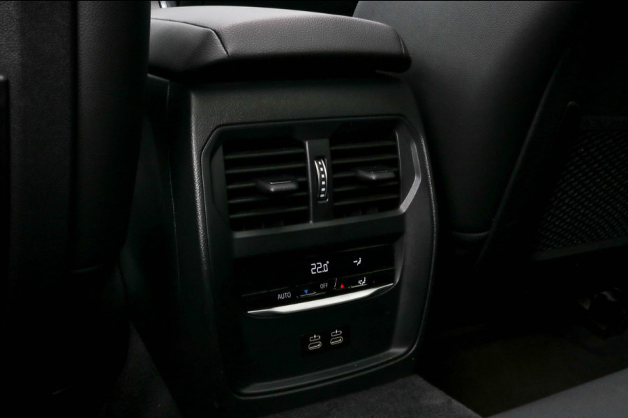 BMW 3 Serie Touring 320e - M-SPORT - PANO - CAMERA - BROOKLYN GREY