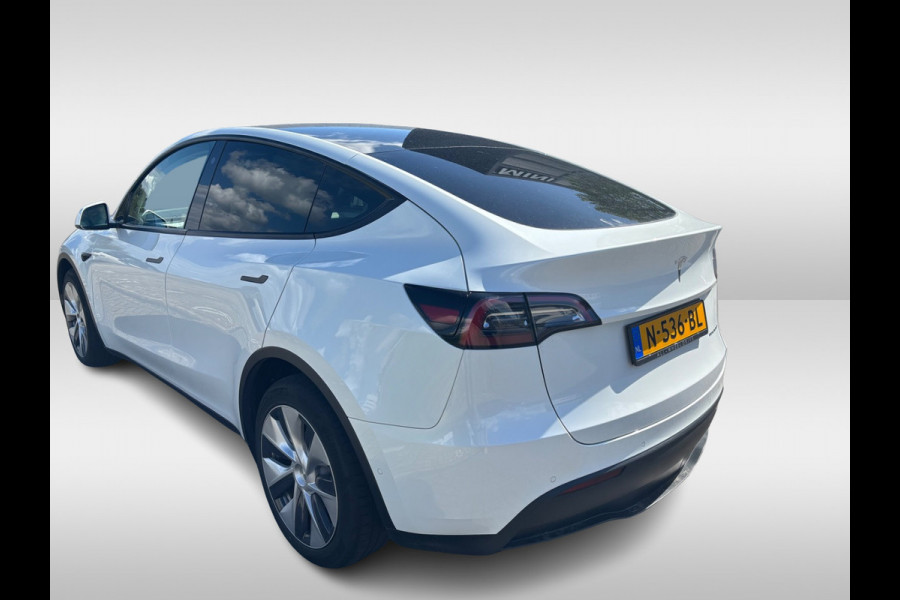 Tesla Model Y Long Range AWD 75 kWh / Autopilot / Panoramadak / Camera / 21'' / Keyless / Leder / Dodehoek / Navigatie / Stoelverwarming