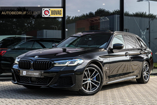 BMW 5 Serie Touring 530e xDrive M-SPORT - PANO - TREKHAAK - HARMAN - SOFTCLOSE