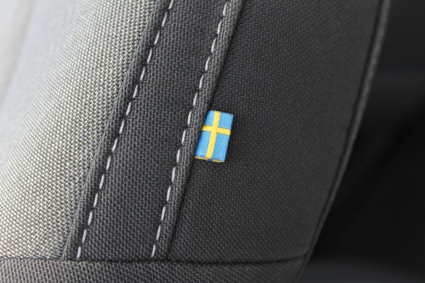 Volvo XC40 B4 211PK Automaat Plus Dark Google Infotainment / Semi elektrisch wegklapbare trekhaak / Verwarmbare voorruit / Harman Kardon Audio installatie / Elektrisch bedienbare voorstoelen