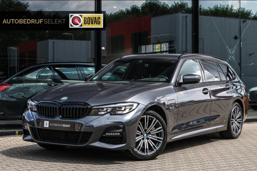 BMW 3 Serie Touring 330e - M-SPORT - CARPLAY - SFEERVERLICHTING