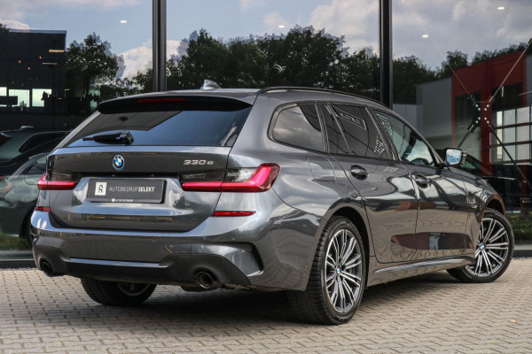 BMW 3 Serie Touring 330e - M-SPORT - CARPLAY - SFEERVERLICHTING