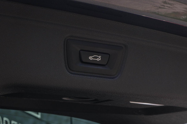 BMW 3 Serie Touring 330e - M-SPORT - CARPLAY - SFEERVERLICHTING