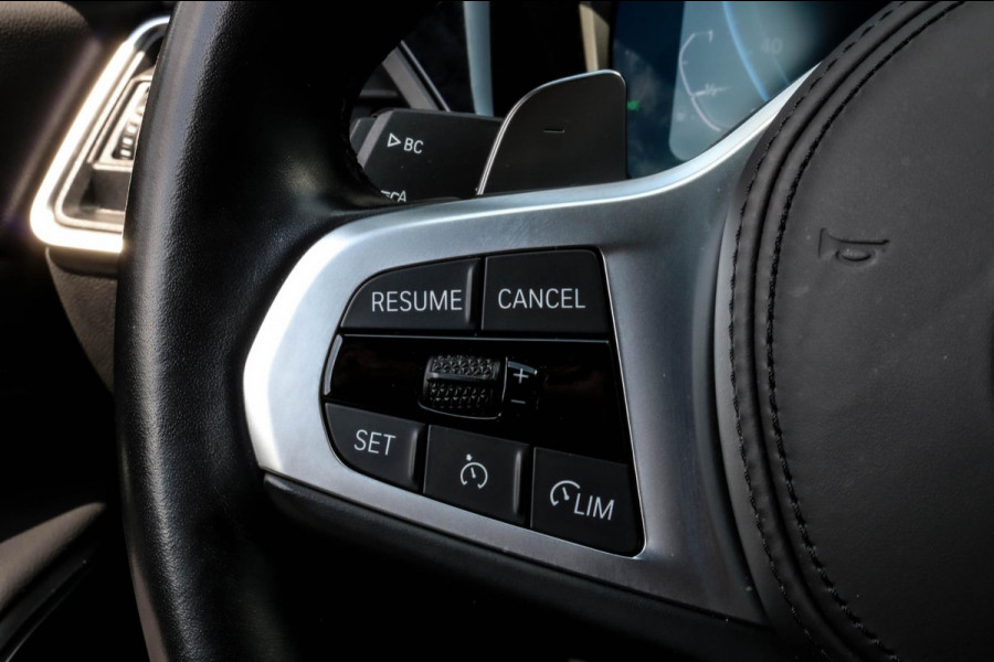 BMW 3 Serie Touring 330e - M-SPORT - CARPLAY - SFEERVERLICHTING