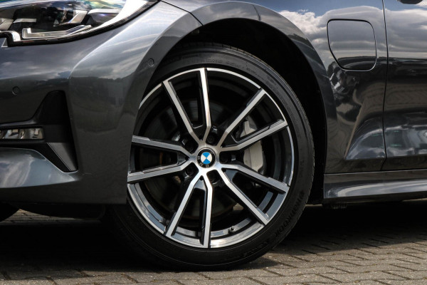BMW 3 Serie Touring 330e xDrive - TREKHAAK - 360 CAMERA BMW 3 Serie Touring 330e xDrive - TREKHAAK - 360 CAMERA