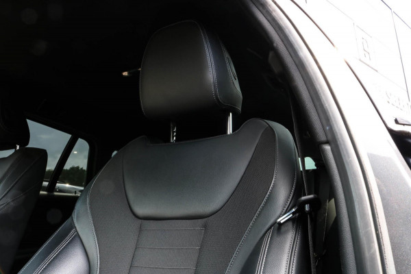 BMW 3 Serie Touring 330e xDrive - TREKHAAK - 360 CAMERA BMW 3 Serie Touring 330e xDrive - TREKHAAK - 360 CAMERA