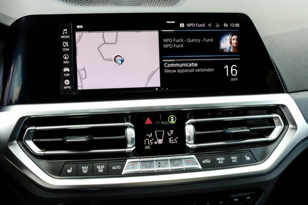 BMW 3 Serie Touring 330e xDrive - TREKHAAK - 360 CAMERA BMW 3 Serie Touring 330e xDrive - TREKHAAK - 360 CAMERA