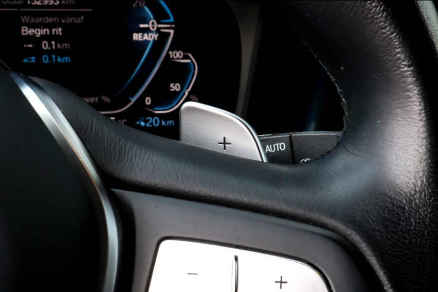 BMW 3 Serie Touring 330e xDrive - TREKHAAK - 360 CAMERA BMW 3 Serie Touring 330e xDrive - TREKHAAK - 360 CAMERA