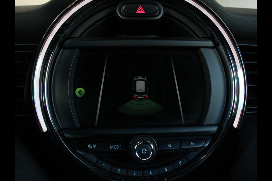 MINI Mini 1.5 136pk Cooper Chili | Climate control | Cruise control | Lichtmetalen velgen 17" | Stoelverwarming | Led MINI Mini 1.5 136pk Cooper Chili | Climate control | Cruise control | Lichtmetalen velgen 17" | Stoelverwarming | Led