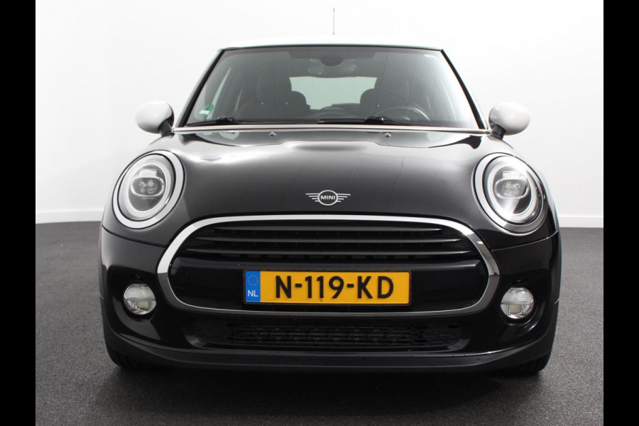 MINI Mini 1.5 136pk Cooper Chili | Climate control | Cruise control | Lichtmetalen velgen 17" | Stoelverwarming | Led MINI Mini 1.5 136pk Cooper Chili | Climate control | Cruise control | Lichtmetalen velgen 17" | Stoelverwarming | Led