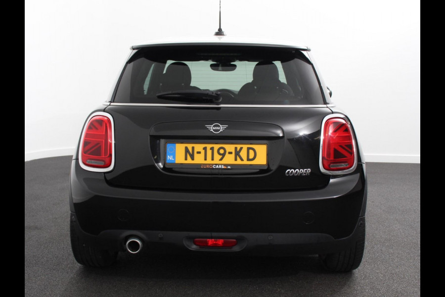 MINI Mini 1.5 136pk Cooper Chili | Climate control | Cruise control | Lichtmetalen velgen 17" | Stoelverwarming | Led MINI Mini 1.5 136pk Cooper Chili | Climate control | Cruise control | Lichtmetalen velgen 17" | Stoelverwarming | Led