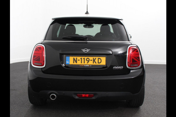 MINI Mini 1.5 136pk Cooper Chili | Climate control | Cruise control | Lichtmetalen velgen 17" | Stoelverwarming | Led MINI Mini 1.5 136pk Cooper Chili | Climate control | Cruise control | Lichtmetalen velgen 17" | Stoelverwarming | Led