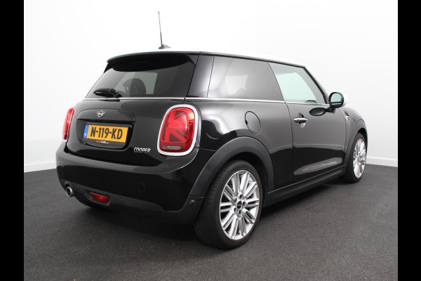 MINI Mini 1.5 136pk Cooper Chili | Climate control | Cruise control | Lichtmetalen velgen 17" | Stoelverwarming | Led MINI Mini 1.5 136pk Cooper Chili | Climate control | Cruise control | Lichtmetalen velgen 17" | Stoelverwarming | Led
