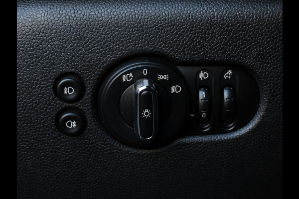 MINI Mini 1.5 136pk Cooper Chili | Climate control | Cruise control | Lichtmetalen velgen 17" | Stoelverwarming | Led MINI Mini 1.5 136pk Cooper Chili | Climate control | Cruise control | Lichtmetalen velgen 17" | Stoelverwarming | Led