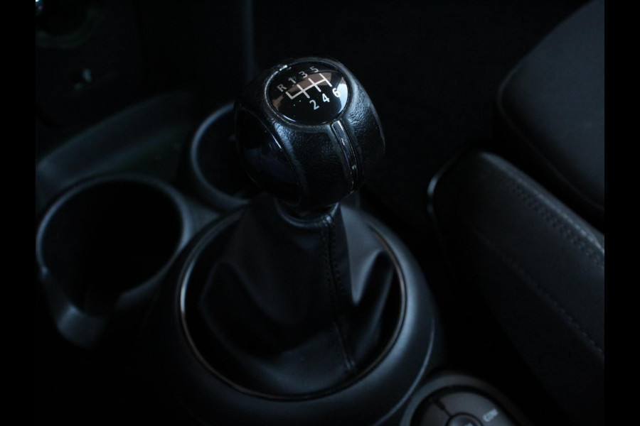 MINI Mini 1.5 136pk Cooper Chili | Climate control | Cruise control | Lichtmetalen velgen 17" | Stoelverwarming | Led MINI Mini 1.5 136pk Cooper Chili | Climate control | Cruise control | Lichtmetalen velgen 17" | Stoelverwarming | Led