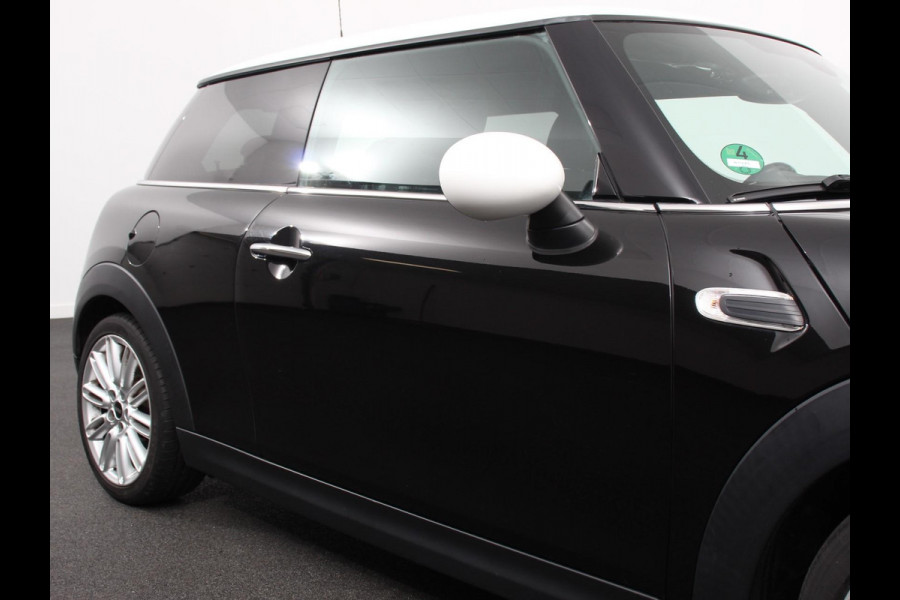 MINI Mini 1.5 136pk Cooper Chili | Climate control | Cruise control | Lichtmetalen velgen 17" | Stoelverwarming | Led MINI Mini 1.5 136pk Cooper Chili | Climate control | Cruise control | Lichtmetalen velgen 17" | Stoelverwarming | Led