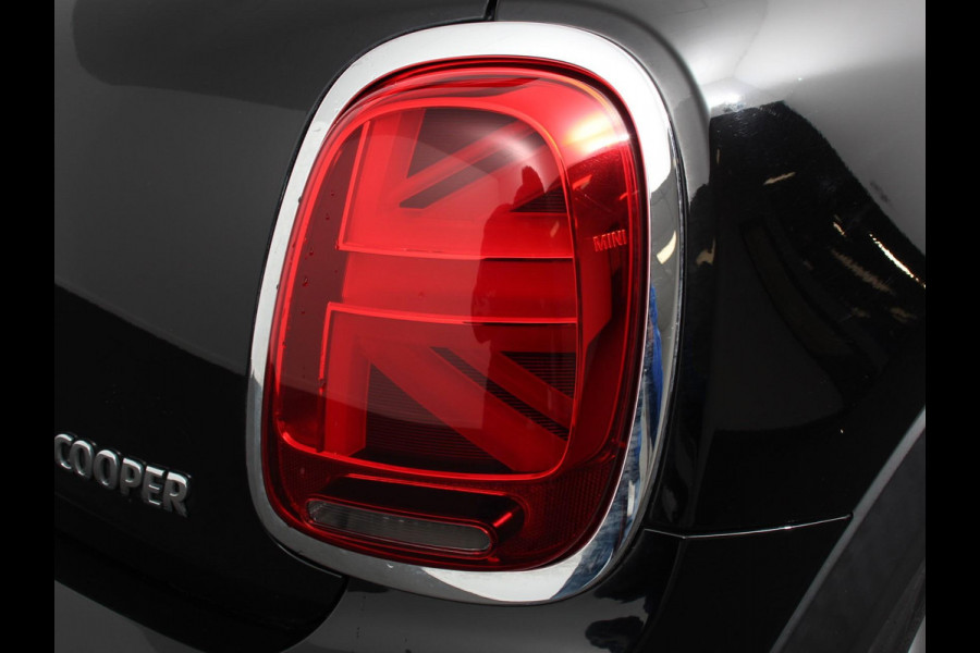 MINI Mini 1.5 136pk Cooper Chili | Climate control | Cruise control | Lichtmetalen velgen 17" | Stoelverwarming | Led MINI Mini 1.5 136pk Cooper Chili | Climate control | Cruise control | Lichtmetalen velgen 17" | Stoelverwarming | Led