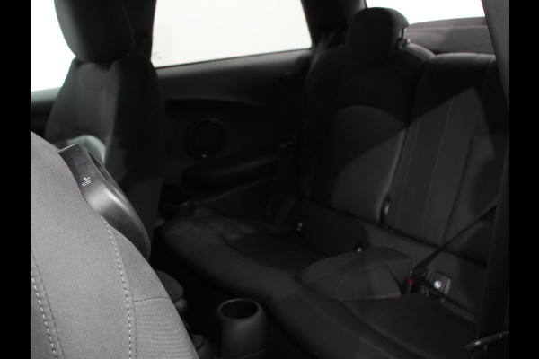 MINI Mini 1.5 136pk Cooper Chili | Climate control | Cruise control | Lichtmetalen velgen 17" | Stoelverwarming | Led MINI Mini 1.5 136pk Cooper Chili | Climate control | Cruise control | Lichtmetalen velgen 17" | Stoelverwarming | Led