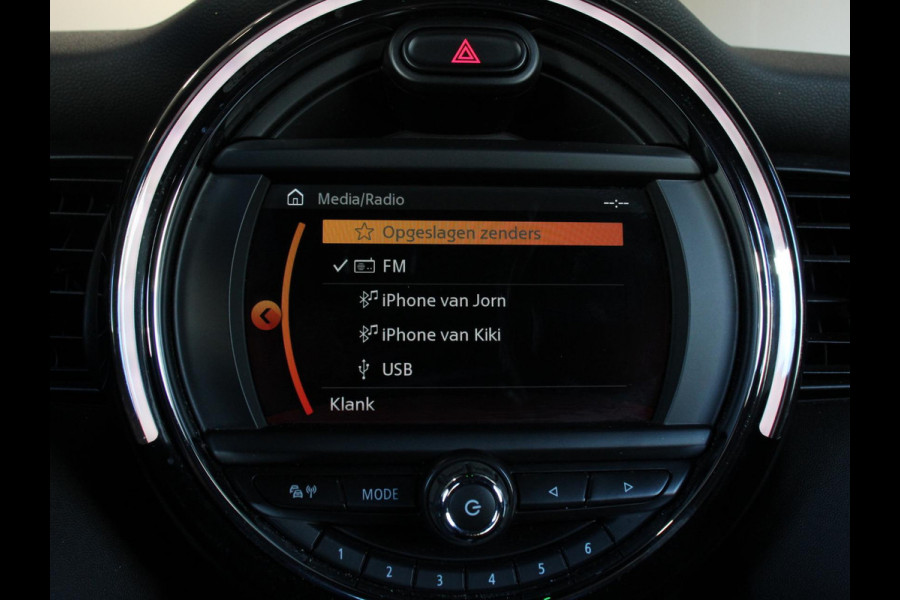 MINI Mini 1.5 136pk Cooper Chili | Climate control | Cruise control | Lichtmetalen velgen 17" | Stoelverwarming | Led MINI Mini 1.5 136pk Cooper Chili | Climate control | Cruise control | Lichtmetalen velgen 17" | Stoelverwarming | Led