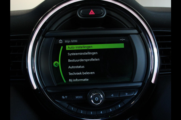 MINI Mini 1.5 136pk Cooper Chili | Climate control | Cruise control | Lichtmetalen velgen 17" | Stoelverwarming | Led MINI Mini 1.5 136pk Cooper Chili | Climate control | Cruise control | Lichtmetalen velgen 17" | Stoelverwarming | Led