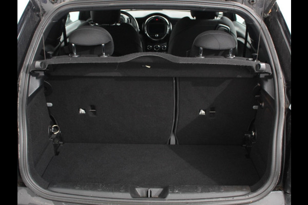 MINI Mini 1.5 136pk Cooper Chili | Climate control | Cruise control | Lichtmetalen velgen 17" | Stoelverwarming | Led MINI Mini 1.5 136pk Cooper Chili | Climate control | Cruise control | Lichtmetalen velgen 17" | Stoelverwarming | Led