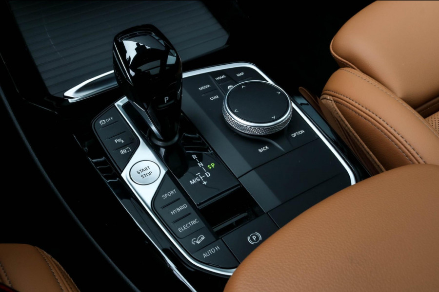 BMW X3 XDrive30e - M-SPORT - PANO - TREKHAAK - 30e