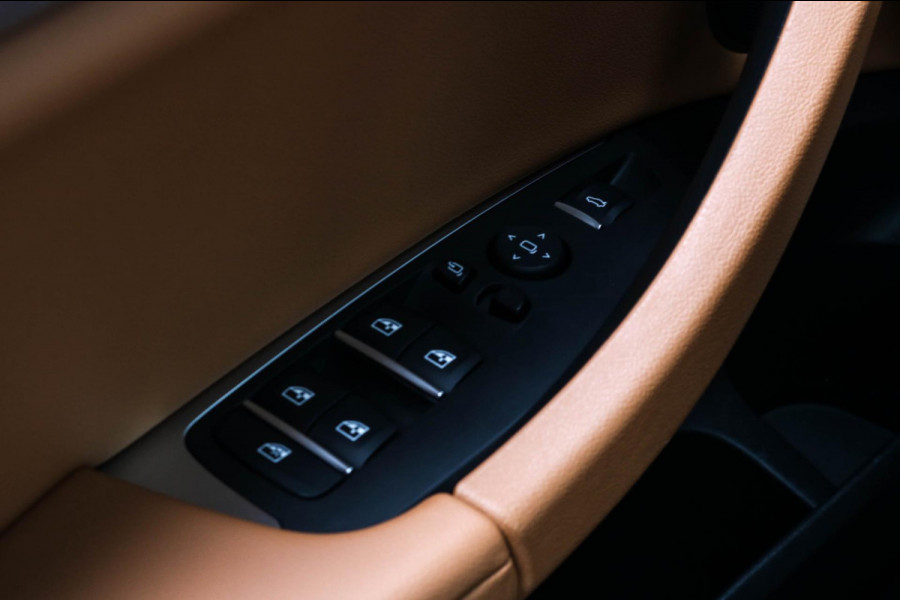 BMW X3 XDrive30e - M-SPORT - PANO - TREKHAAK - 30e