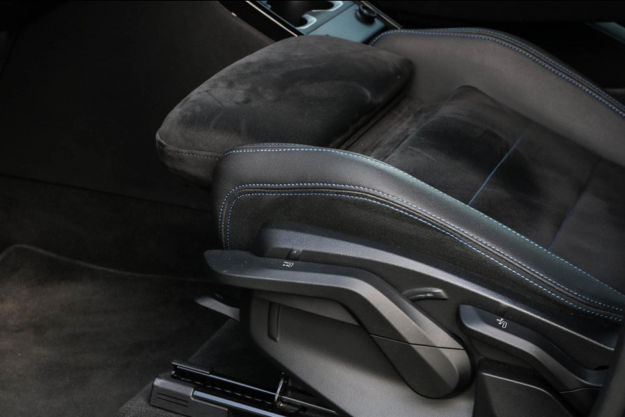 BMW X1 SDrive20i M-Sport - 360 CAMERA - HEAD UP - SFEERVERLICHTING - 2.0i