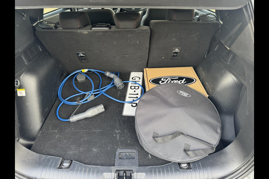 Ford Kuga 2.5 PHEV ST-Line 243pk | Wegklapbare trekhaak | Winter Pack | Nieuwe model! | 2.100 kg trekgewicht