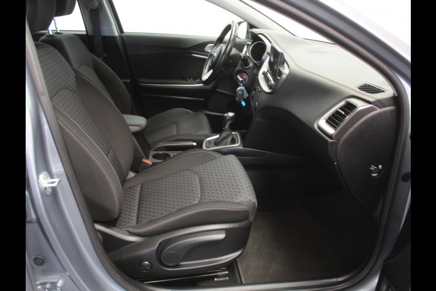 Kia Ceed 1.0 T-GDi DynamicLine | CAMERA | CARPLAY | NAVIGATIE | PDC | LMV | CRUISE