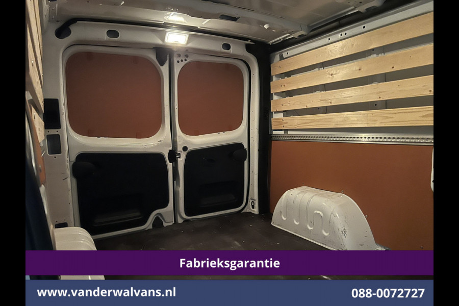 Renault Trafic 2.0 dCi 131pk L2H1 Fabrieksgarantie Euro6 Airco | Navigatie | Camera | LED | 2500kg Trekhaak | Apple Carplay Cruiscontrol, Bijrijdersbank, Parkeersensoren