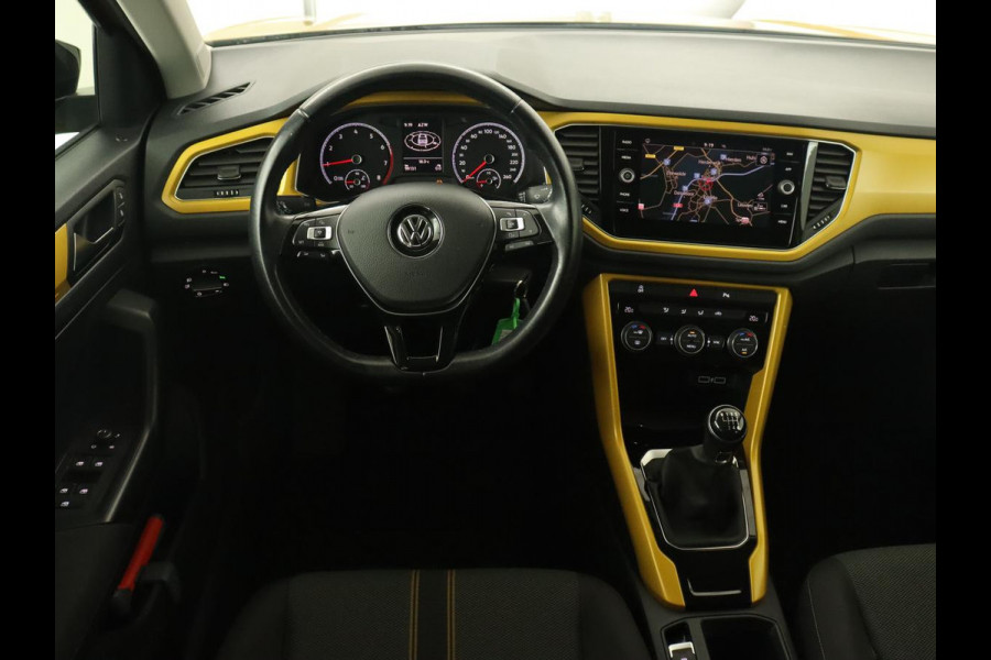 Volkswagen T-Roc 1.0 TSI Style | 1e eigenaar | Camera | Carplay | Full LED | Navigatie | Adaptive cruise | Parkeerhulp | Climate control | Getint glas