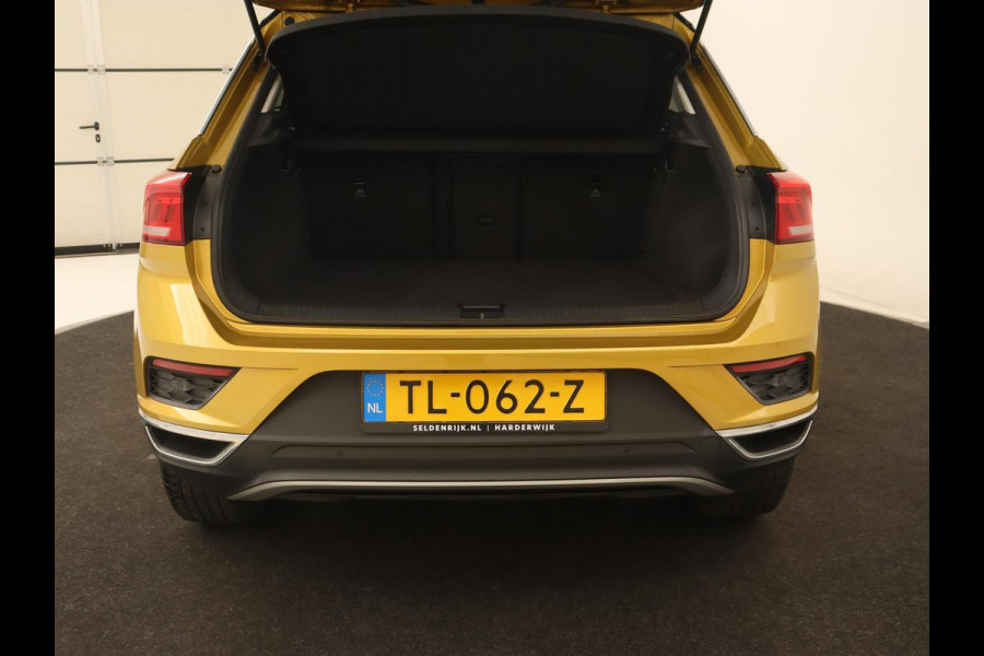 Volkswagen T-Roc 1.0 TSI Style | 1e eigenaar | Camera | Carplay | Full LED | Navigatie | Adaptive cruise | Parkeerhulp | Climate control | Getint glas