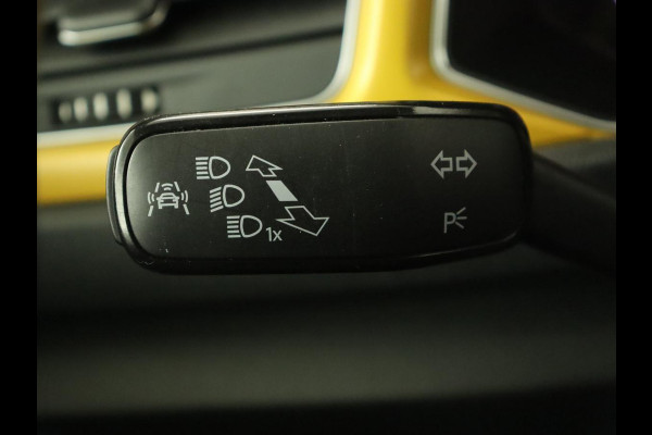Volkswagen T-Roc 1.0 TSI Style | 1e eigenaar | Camera | Carplay | Full LED | Navigatie | Adaptive cruise | Parkeerhulp | Climate control | Getint glas