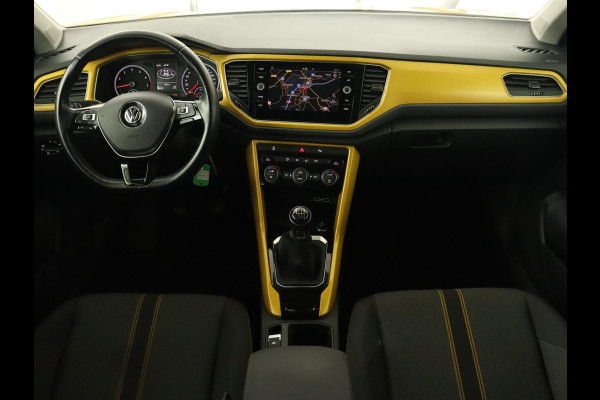 Volkswagen T-Roc 1.0 TSI Style | 1e eigenaar | Camera | Carplay | Full LED | Navigatie | Adaptive cruise | Parkeerhulp | Climate control | Getint glas