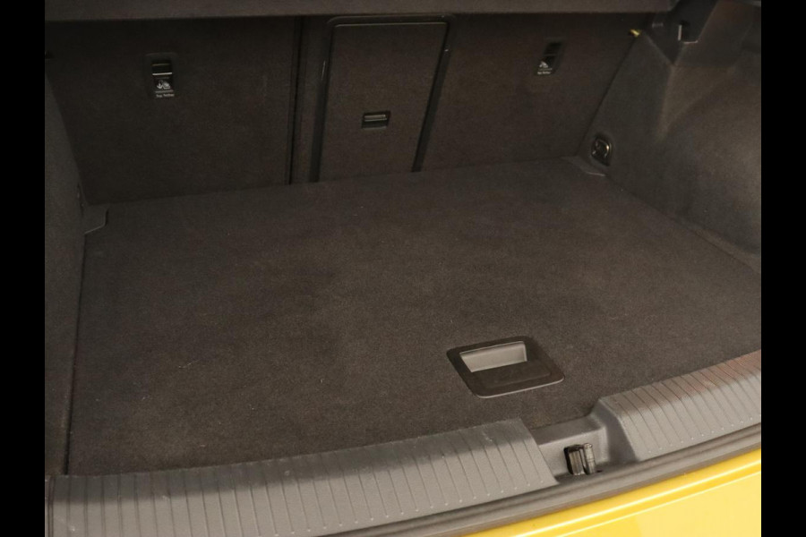 Volkswagen T-Roc 1.0 TSI Style | 1e eigenaar | Camera | Carplay | Full LED | Navigatie | Adaptive cruise | Parkeerhulp | Climate control | Getint glas