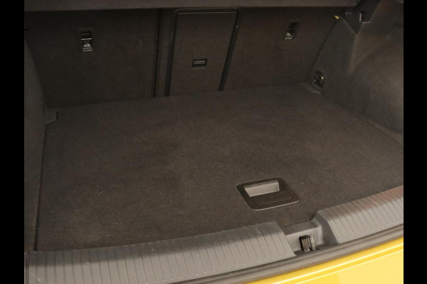 Volkswagen T-Roc 1.0 TSI Style | 1e eigenaar | Camera | Carplay | Full LED | Navigatie | Adaptive cruise | Parkeerhulp | Climate control | Getint glas