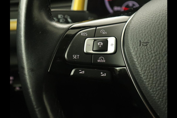 Volkswagen T-Roc 1.0 TSI Style | 1e eigenaar | Camera | Carplay | Full LED | Navigatie | Adaptive cruise | Parkeerhulp | Climate control | Getint glas