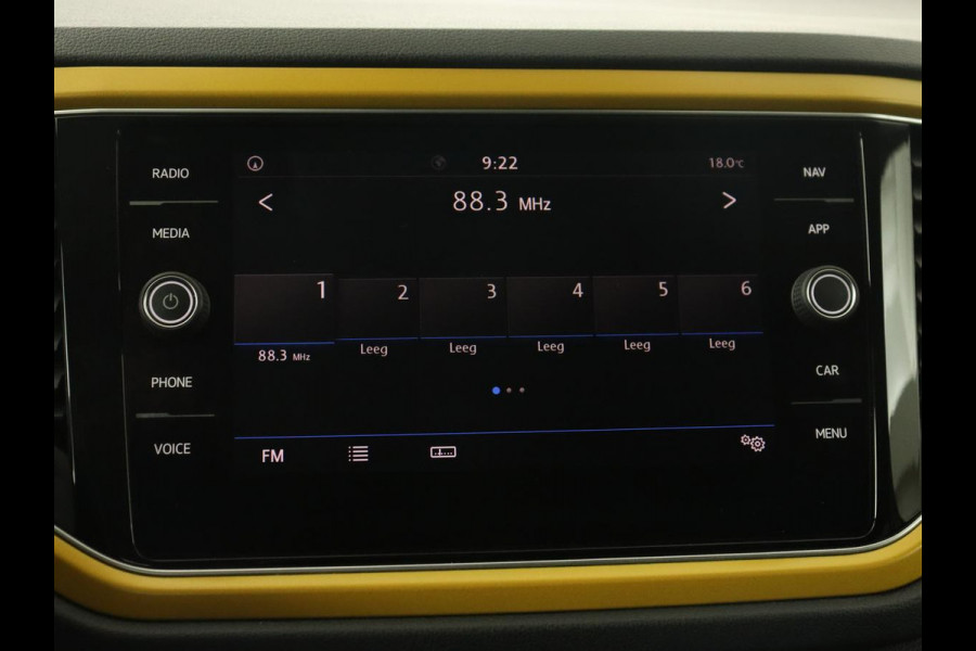 Volkswagen T-Roc 1.0 TSI Style | 1e eigenaar | Camera | Carplay | Full LED | Navigatie | Adaptive cruise | Parkeerhulp | Climate control | Getint glas