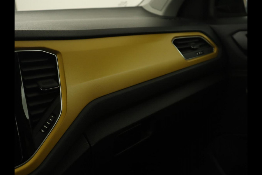 Volkswagen T-Roc 1.0 TSI Style | 1e eigenaar | Camera | Carplay | Full LED | Navigatie | Adaptive cruise | Parkeerhulp | Climate control | Getint glas