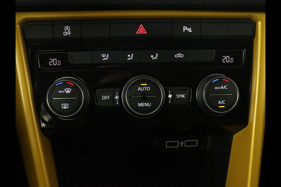 Volkswagen T-Roc 1.0 TSI Style | 1e eigenaar | Camera | Carplay | Full LED | Navigatie | Adaptive cruise | Parkeerhulp | Climate control | Getint glas