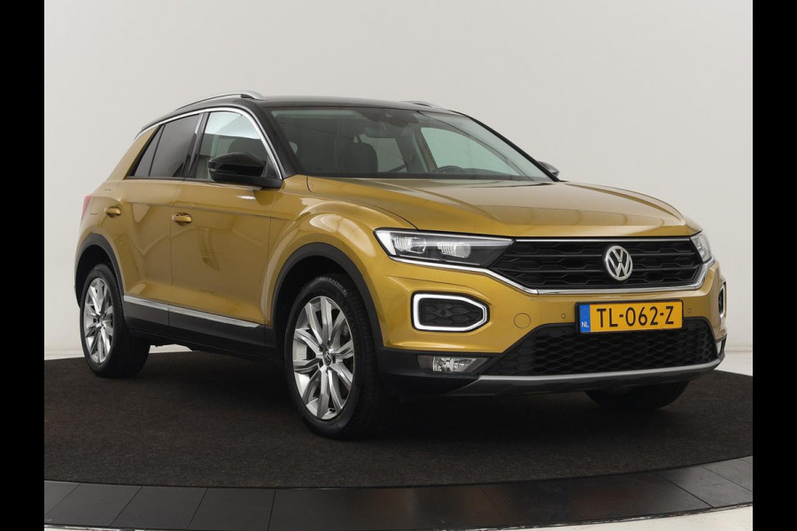 Volkswagen T-Roc 1.0 TSI Style | 1e eigenaar | Camera | Carplay | Full LED | Navigatie | Adaptive cruise | Parkeerhulp | Climate control | Getint glas