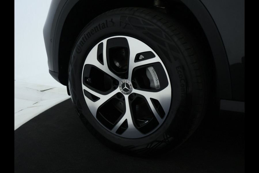 Mercedes-Benz GLC 300e 4MATIC Luxury Line Avantgarde Advanced Plus | Trekhaak | Rijassistentiepakket plus | Stuur en Stoelverwarming. Inclusief 24 maanden MB Certified garantie voor Europa.