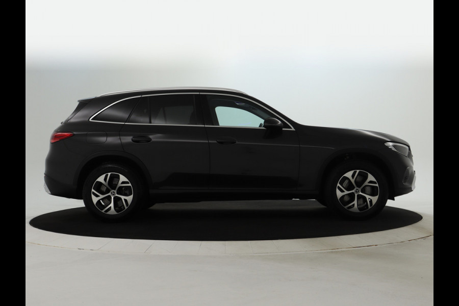 Mercedes-Benz GLC 300e 4MATIC Luxury Line Avantgarde Advanced Plus | Trekhaak | Rijassistentiepakket plus | Stuur en Stoelverwarming. Inclusief 24 maanden MB Certified garantie voor Europa.