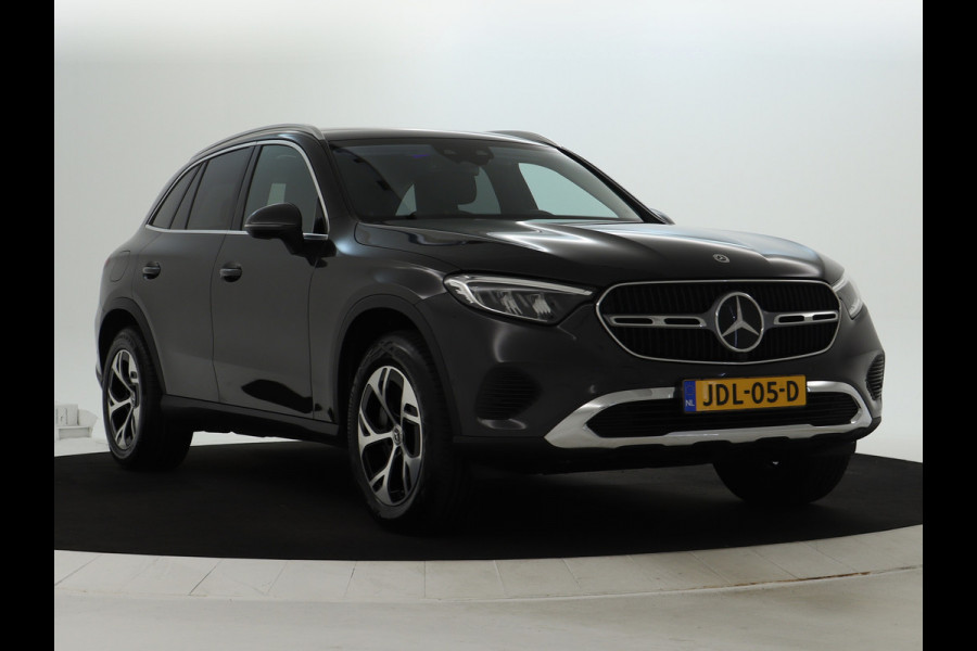 Mercedes-Benz GLC 300e 4MATIC Luxury Line Avantgarde Advanced Plus | Trekhaak | Rijassistentiepakket plus | Stuur en Stoelverwarming. Inclusief 24 maanden MB Certified garantie voor Europa.