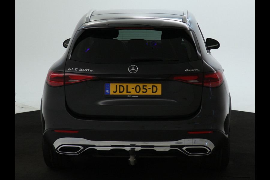Mercedes-Benz GLC 300e 4MATIC Luxury Line Avantgarde Advanced Plus | Trekhaak | Rijassistentiepakket plus | Stuur en Stoelverwarming. Inclusief 24 maanden MB Certified garantie voor Europa.