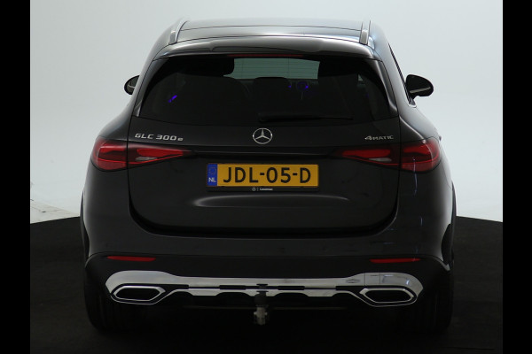 Mercedes-Benz GLC 300e 4MATIC Luxury Line Avantgarde Advanced Plus | Trekhaak | Rijassistentiepakket plus | Stuur en Stoelverwarming. Inclusief 24 maanden MB Certified garantie voor Europa.