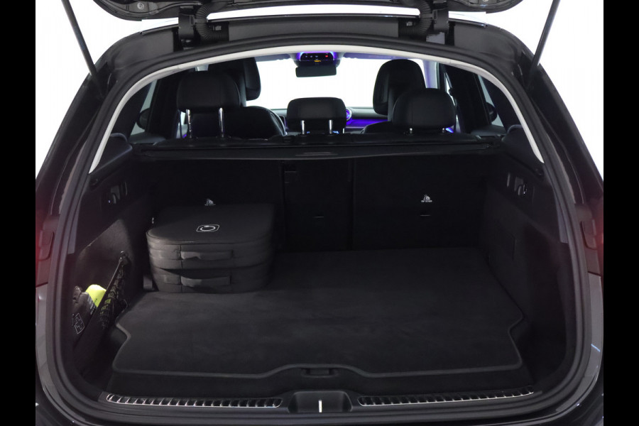 Mercedes-Benz GLC 300e 4MATIC Luxury Line Avantgarde Advanced Plus | Trekhaak | Rijassistentiepakket plus | Stuur en Stoelverwarming. Inclusief 24 maanden MB Certified garantie voor Europa.